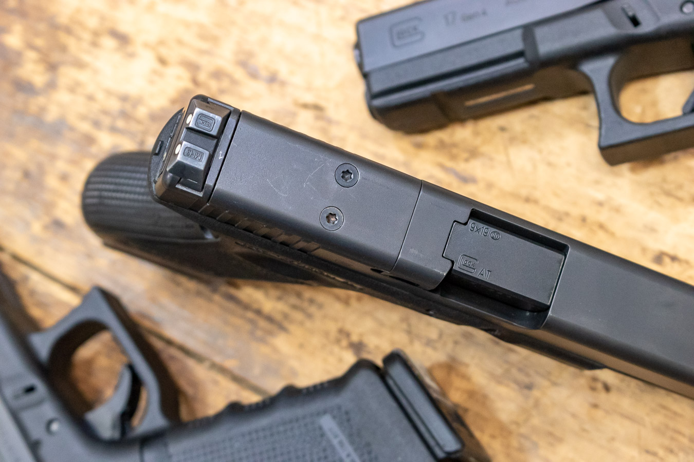 GLOCK 17 Gen4 MOS 9mm Police Trade-in Pistol (Good Condition)